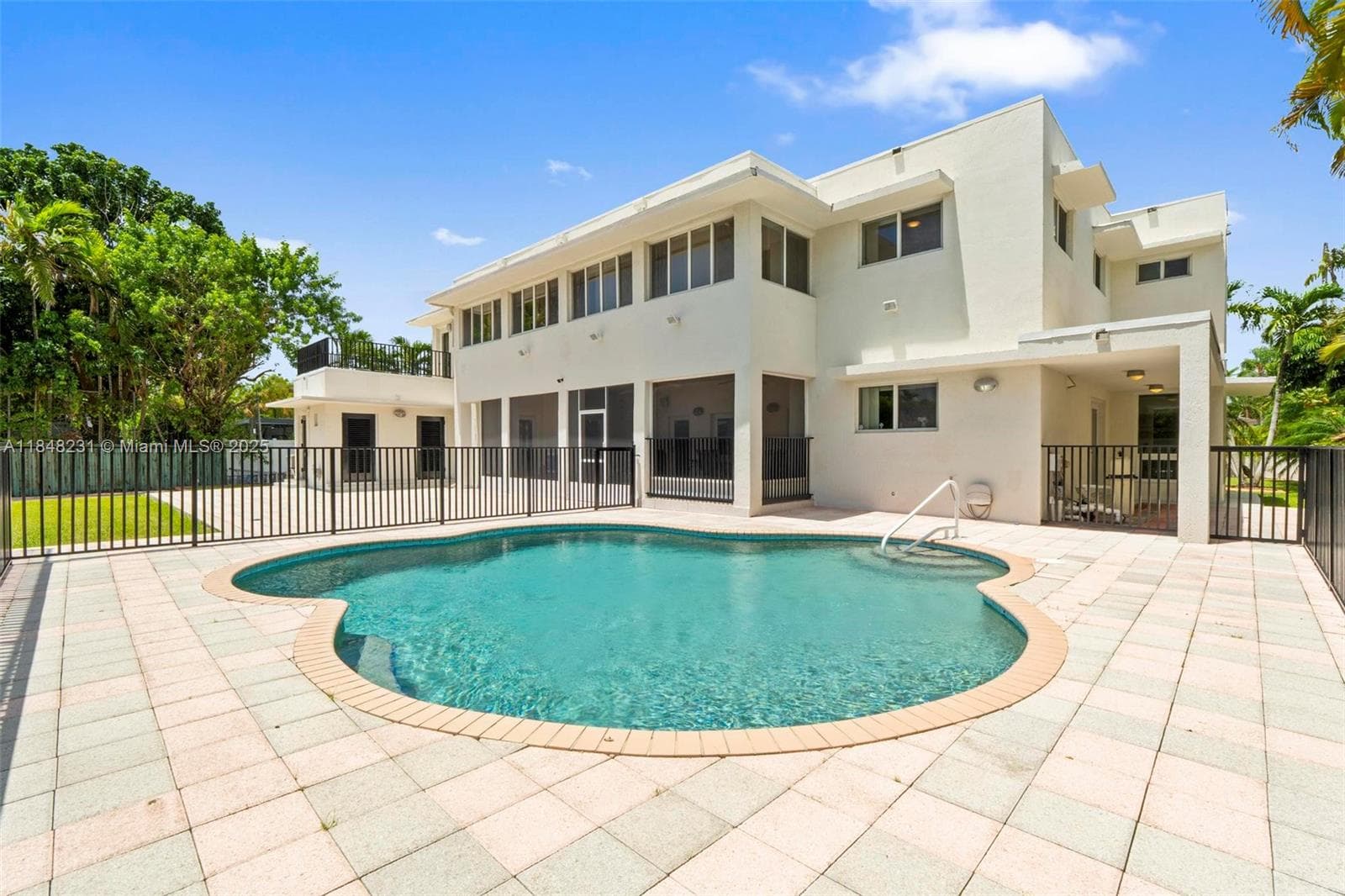 5045 SW 67th Ave, South Miami FL 33155 — 23