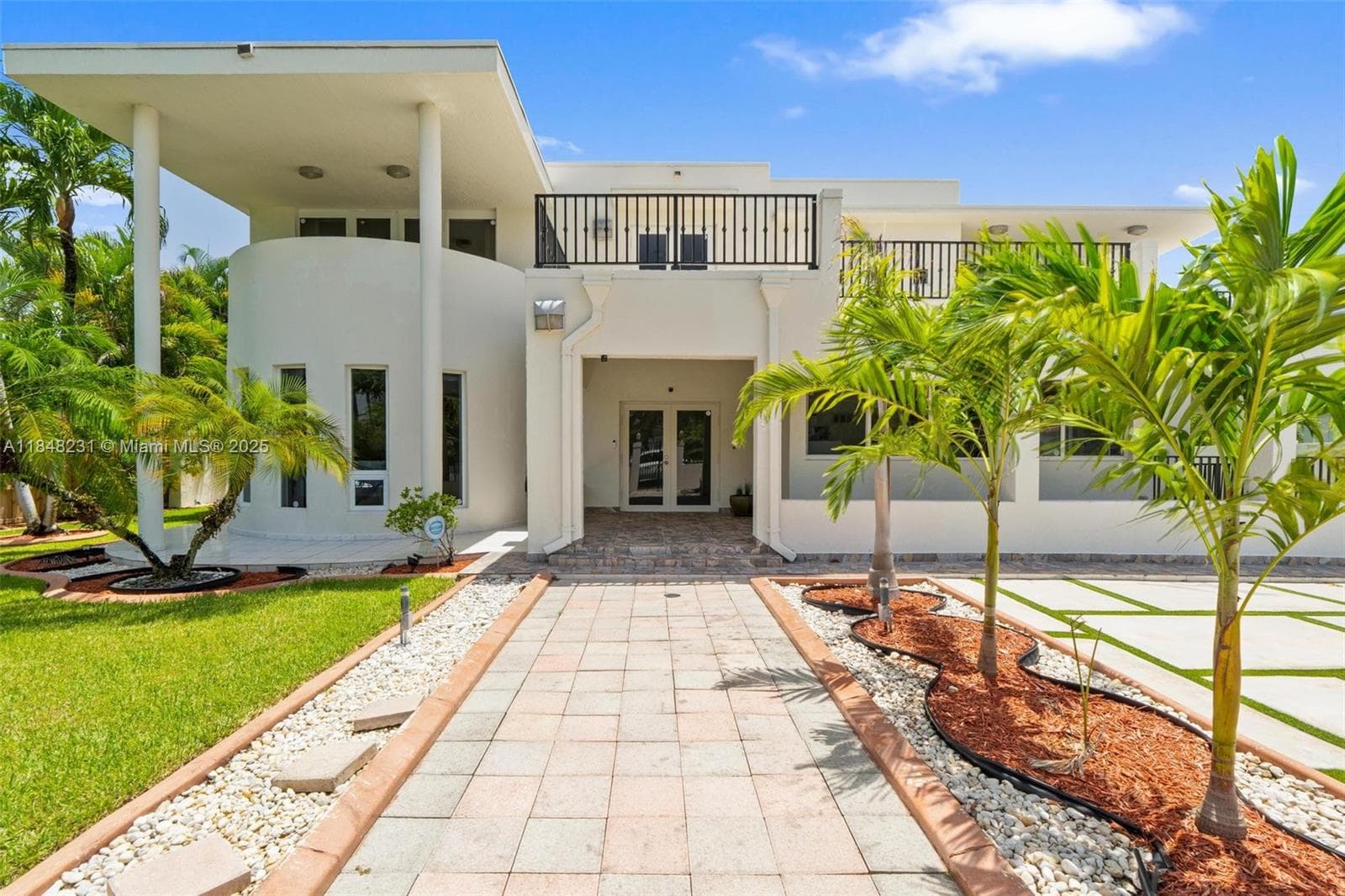5045 SW 67th Ave, South Miami FL 33155 — 2