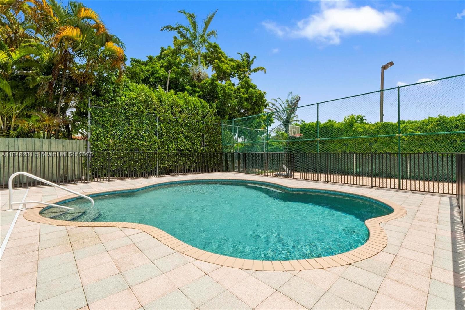 5045 SW 67th Ave, South Miami FL 33155 — 22
