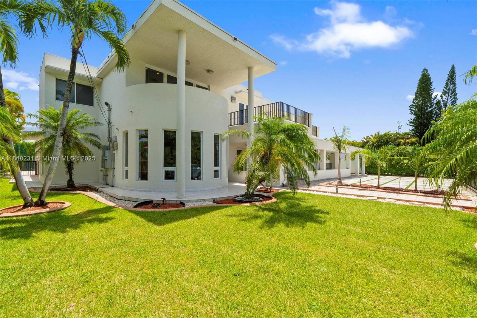 5045 SW 67th Ave, South Miami FL 33155 — 1