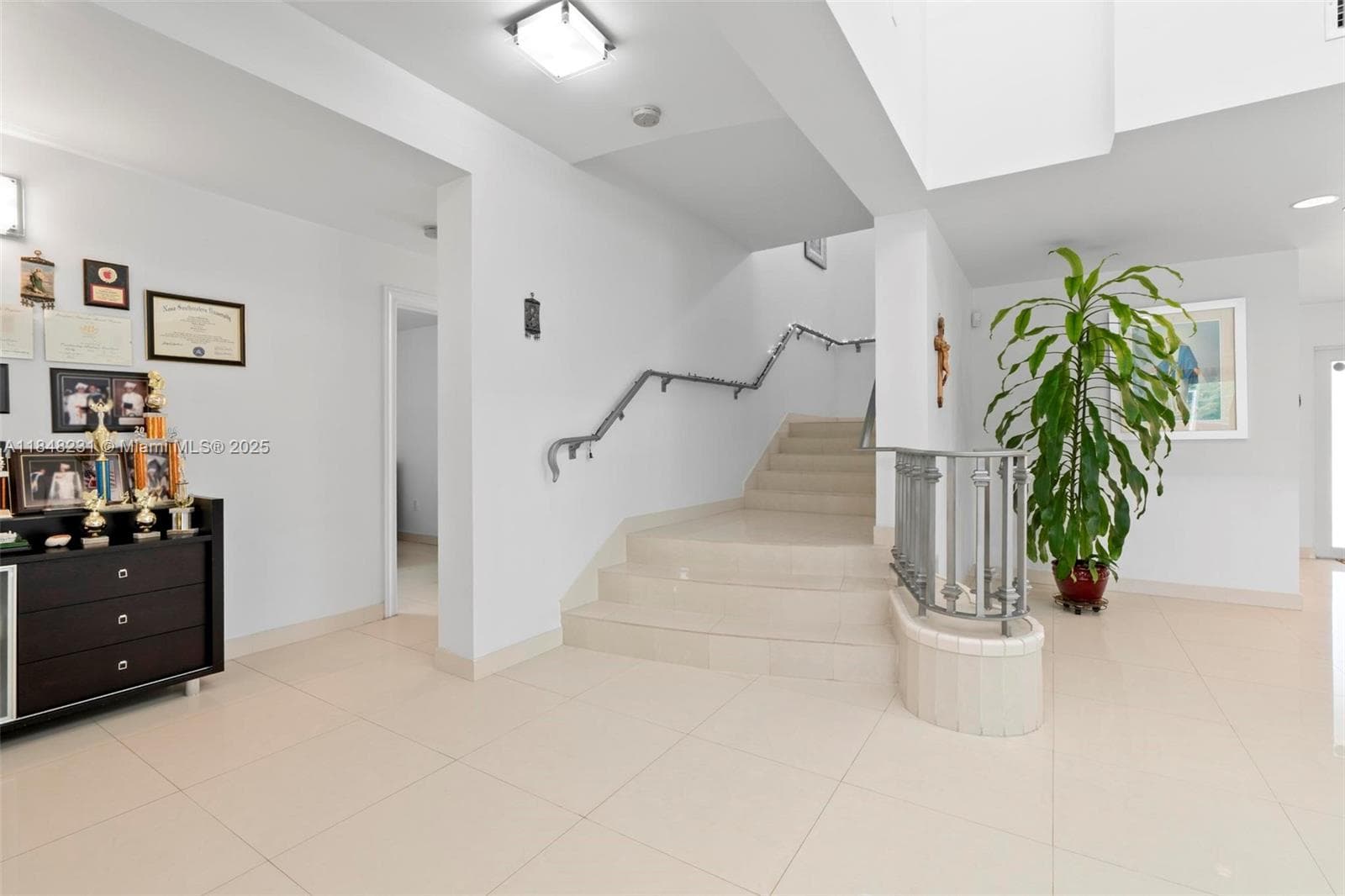 5045 SW 67th Ave, South Miami FL 33155 — 33