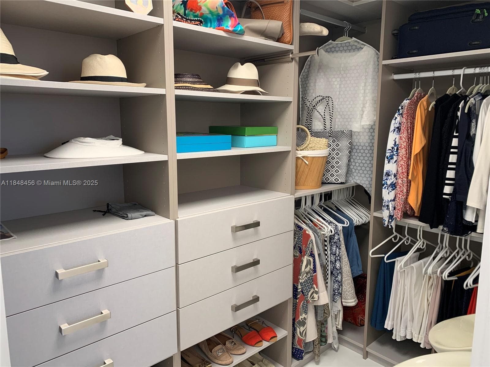 16385 Biscayne Blvd, North Miami Beach FL 33160 — 23