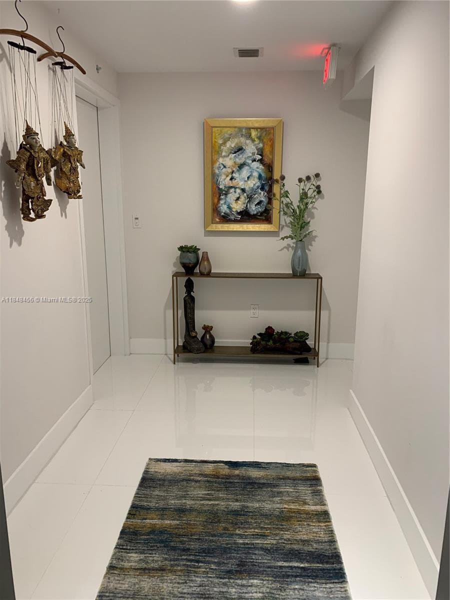 16385 Biscayne Blvd, North Miami Beach FL 33160 — 2