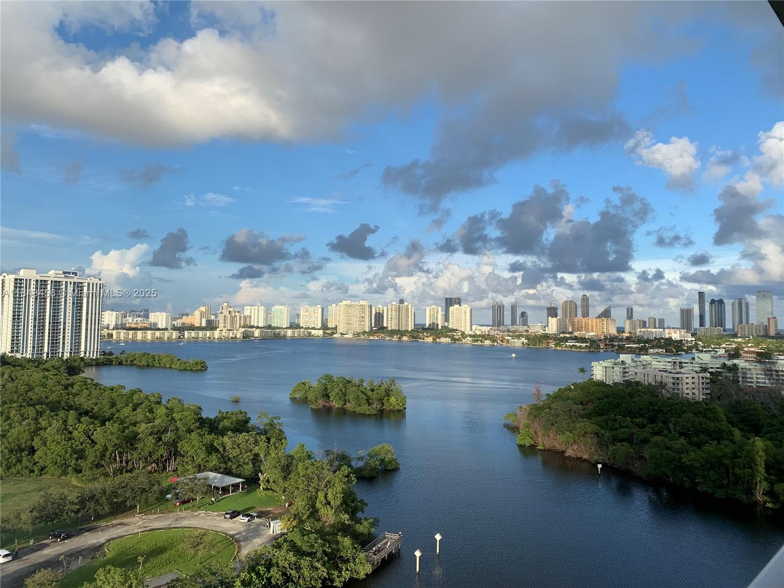 16385 Biscayne Blvd, North Miami Beach FL 33160 — 17