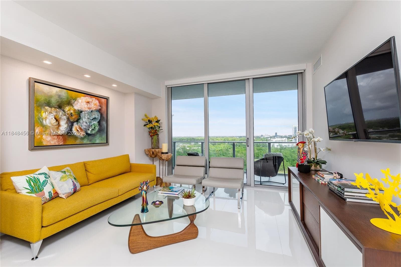 16385 Biscayne Blvd, North Miami Beach FL 33160 — 12