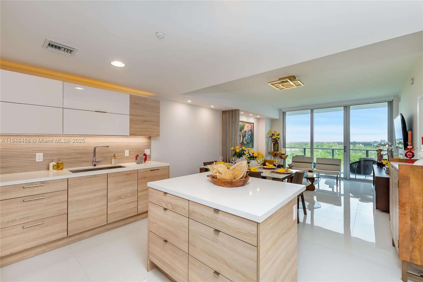 16385 Biscayne Blvd, North Miami Beach FL 33160 — 1