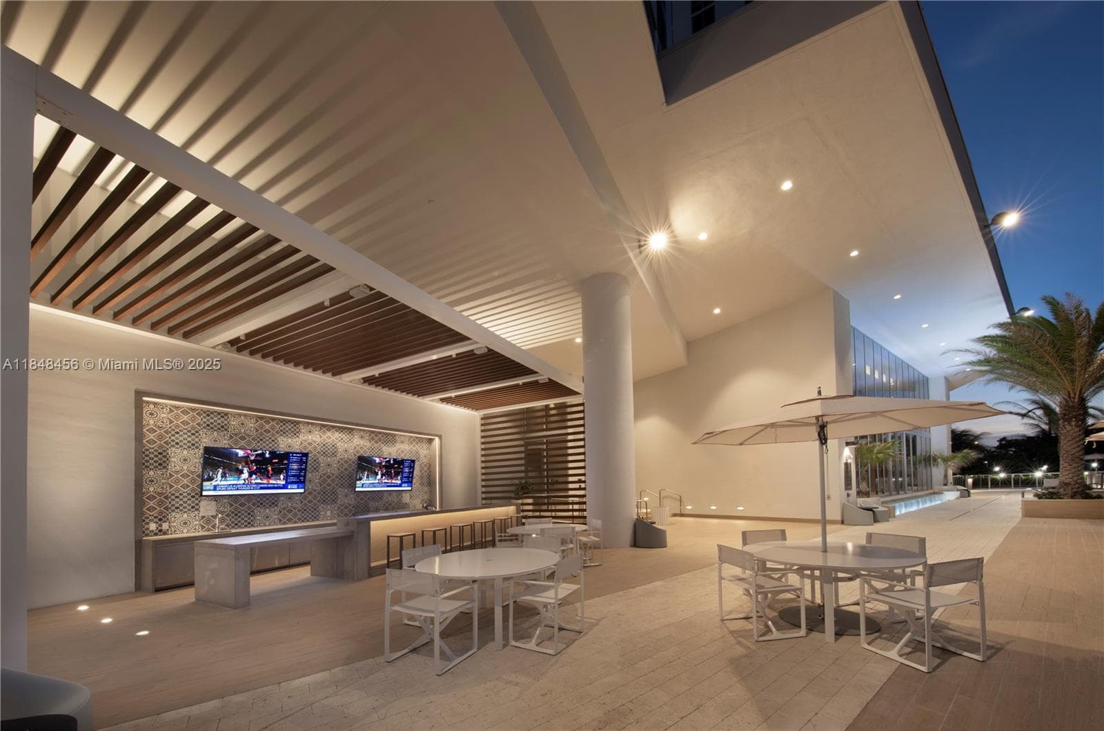 16385 Biscayne Blvd, North Miami Beach FL 33160 — 51