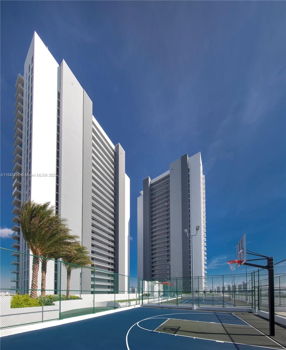16385 Biscayne Blvd, North Miami Beach FL 33160 — 58