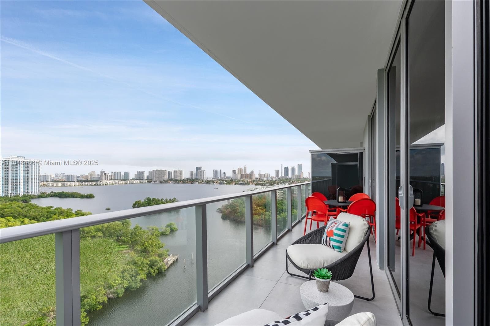 16385 Biscayne Blvd, North Miami Beach FL 33160 — 15