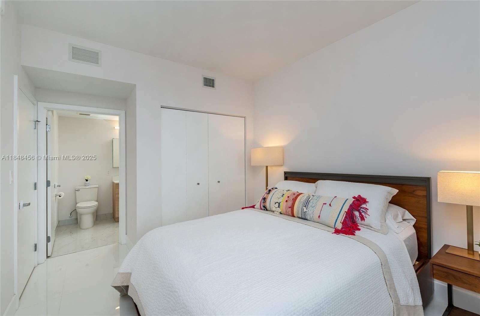 16385 Biscayne Blvd, North Miami Beach FL 33160 — 25