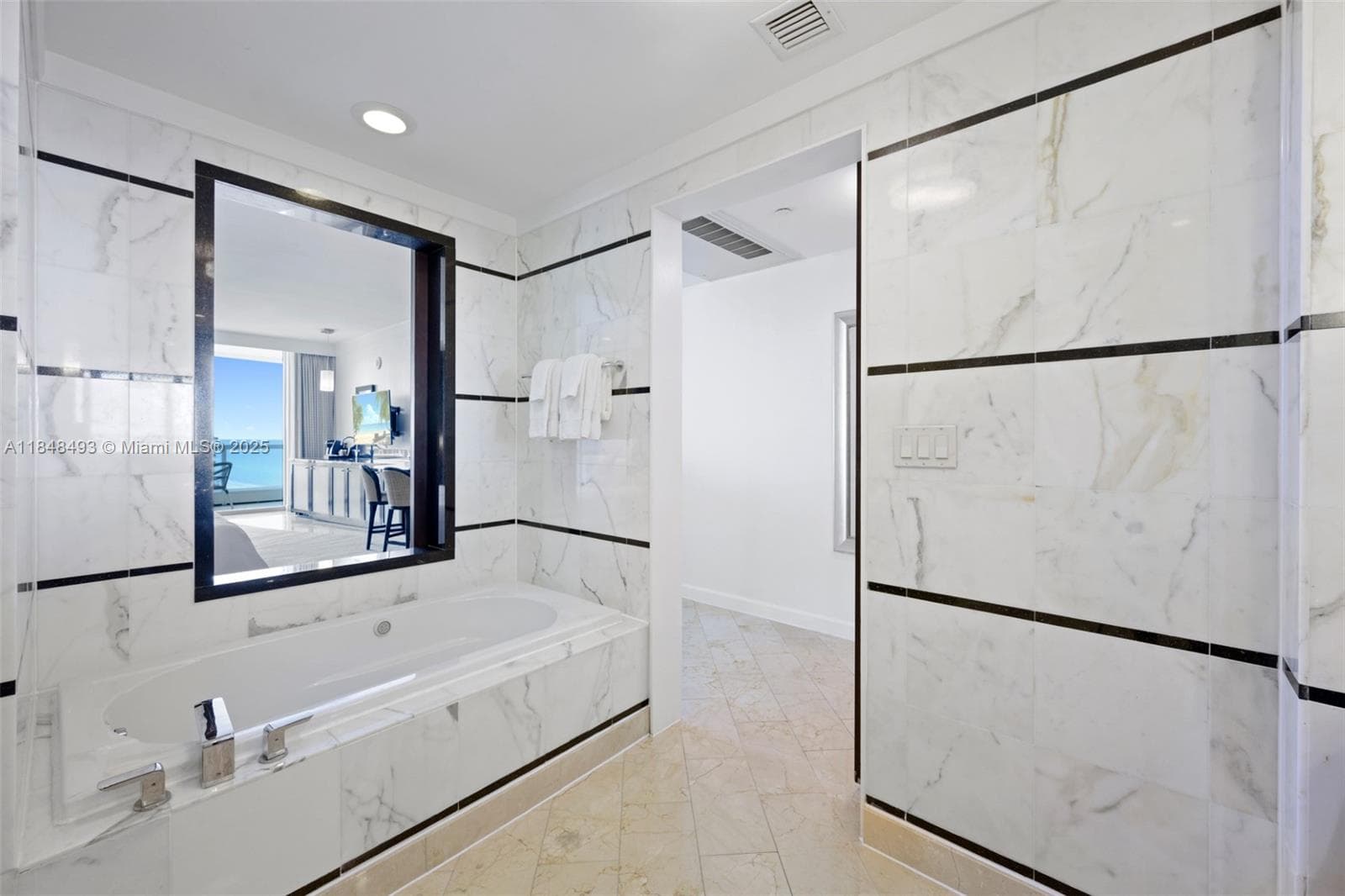4391 Collins Ave # 1605, Miami Beach FL 33140 — 22