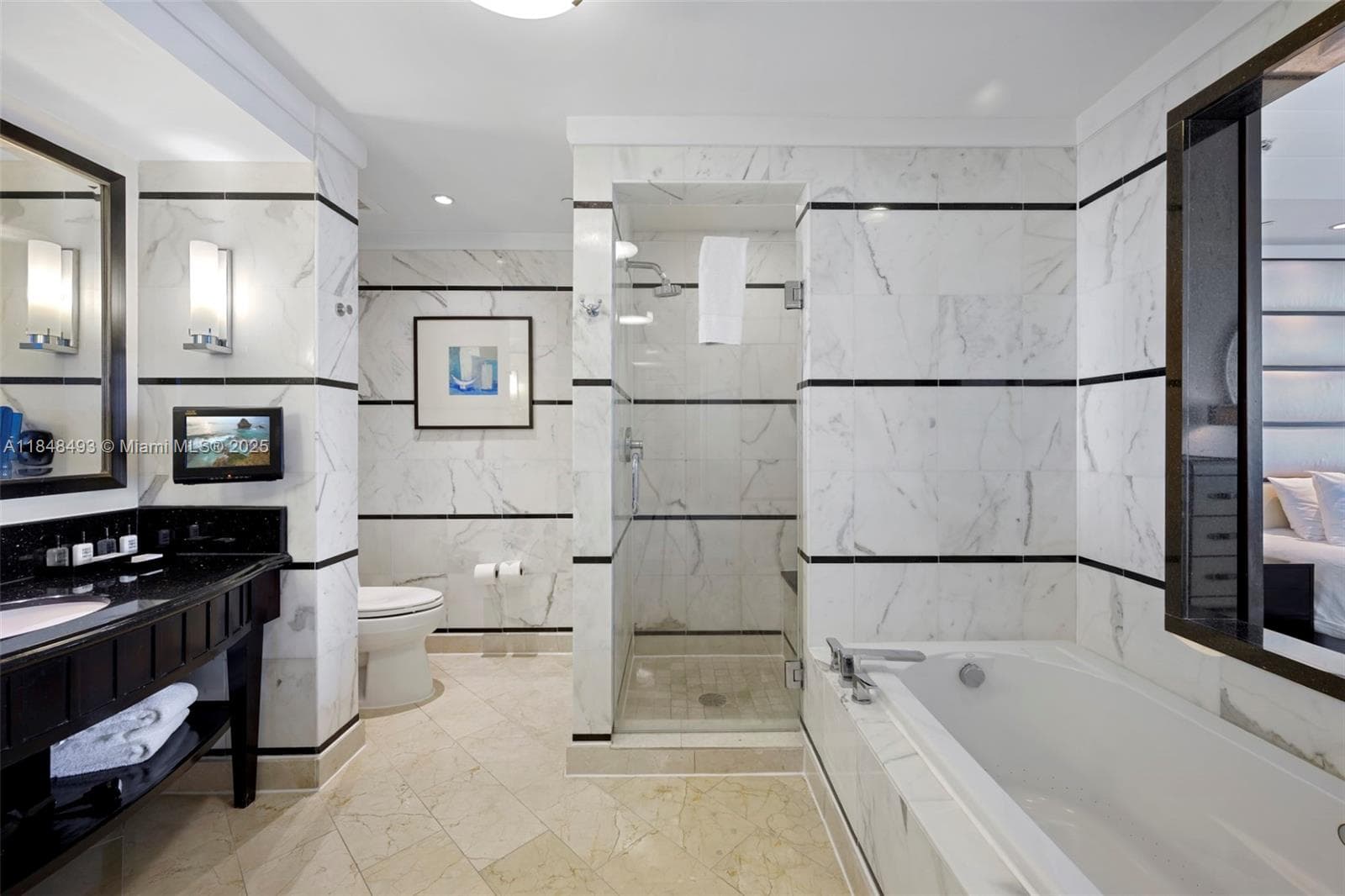 4391 Collins Ave # 1605, Miami Beach FL 33140 — 24