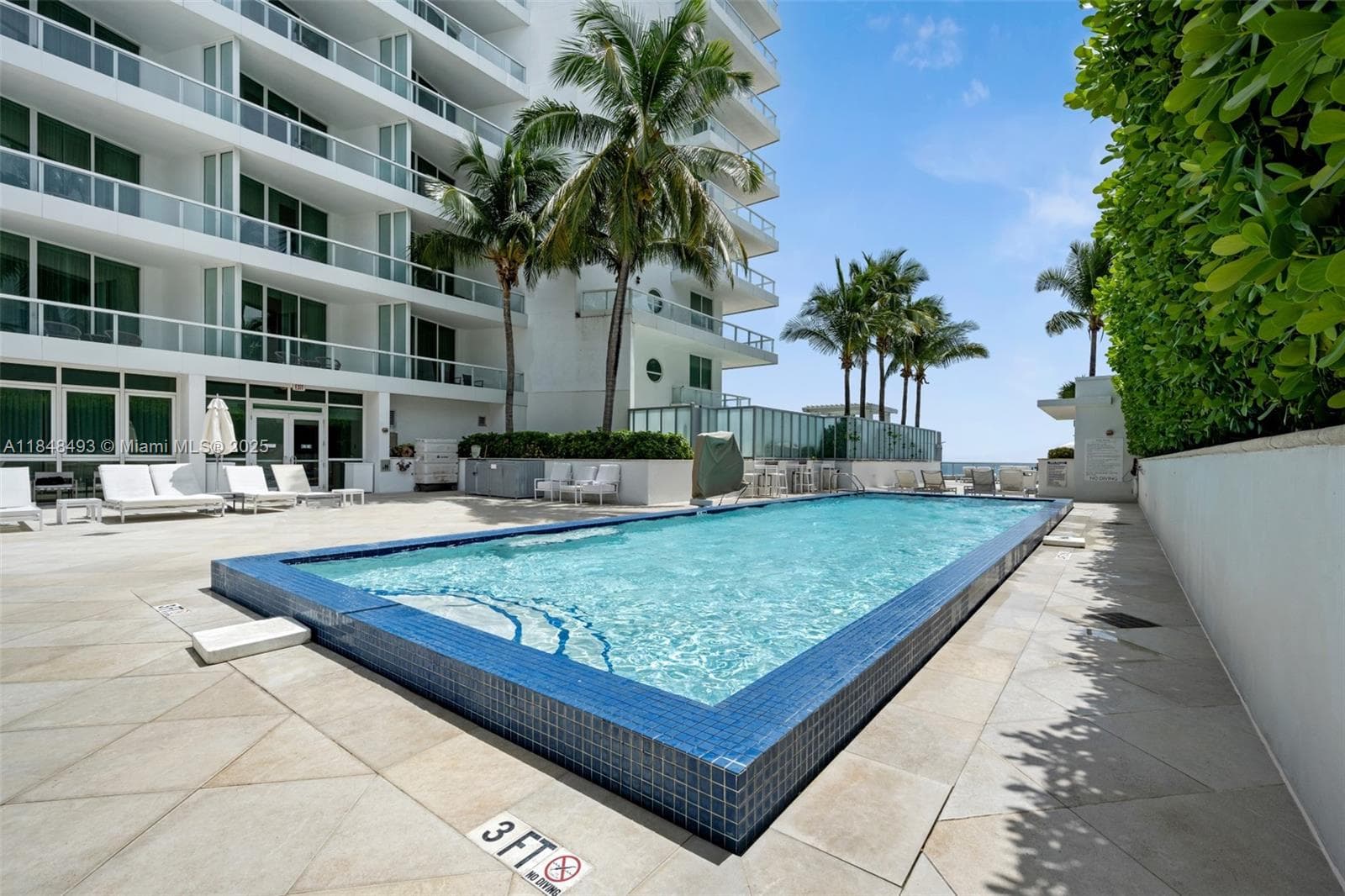 4391 Collins Ave # 1605, Miami Beach FL 33140 — 33