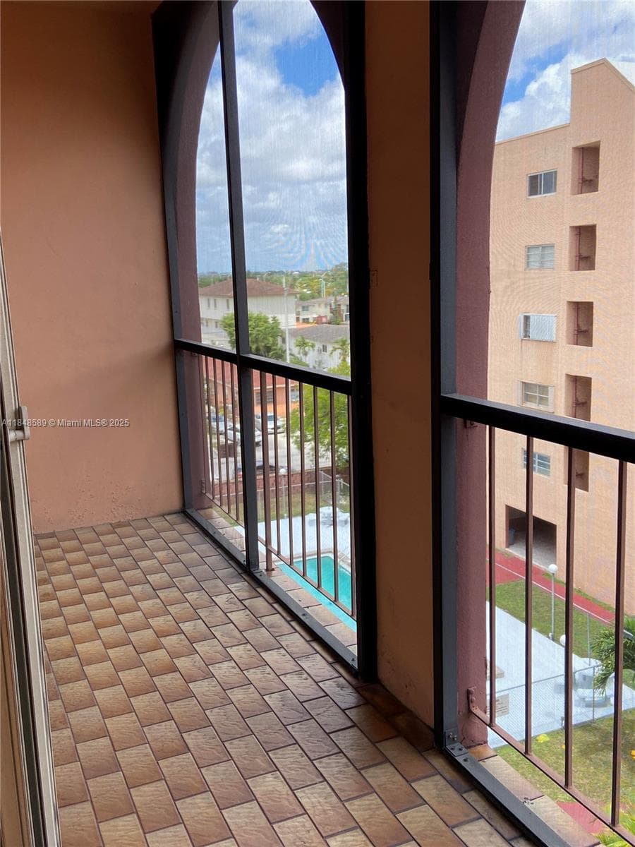 440 E 23rd St # 1416, Hialeah FL 33013 — 10