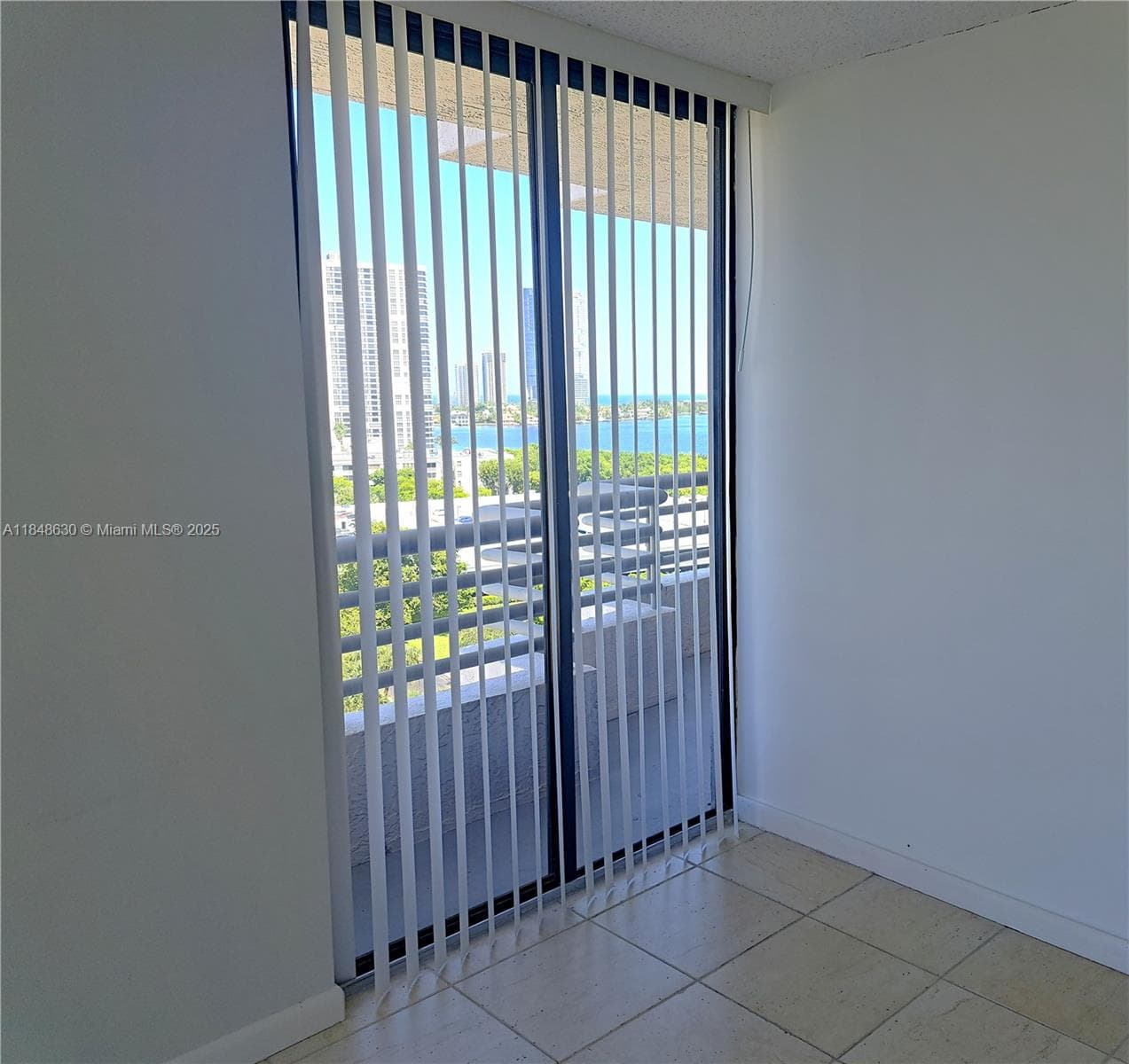 3300 NE 191 st # 1207, Aventura FL 33180 — 10