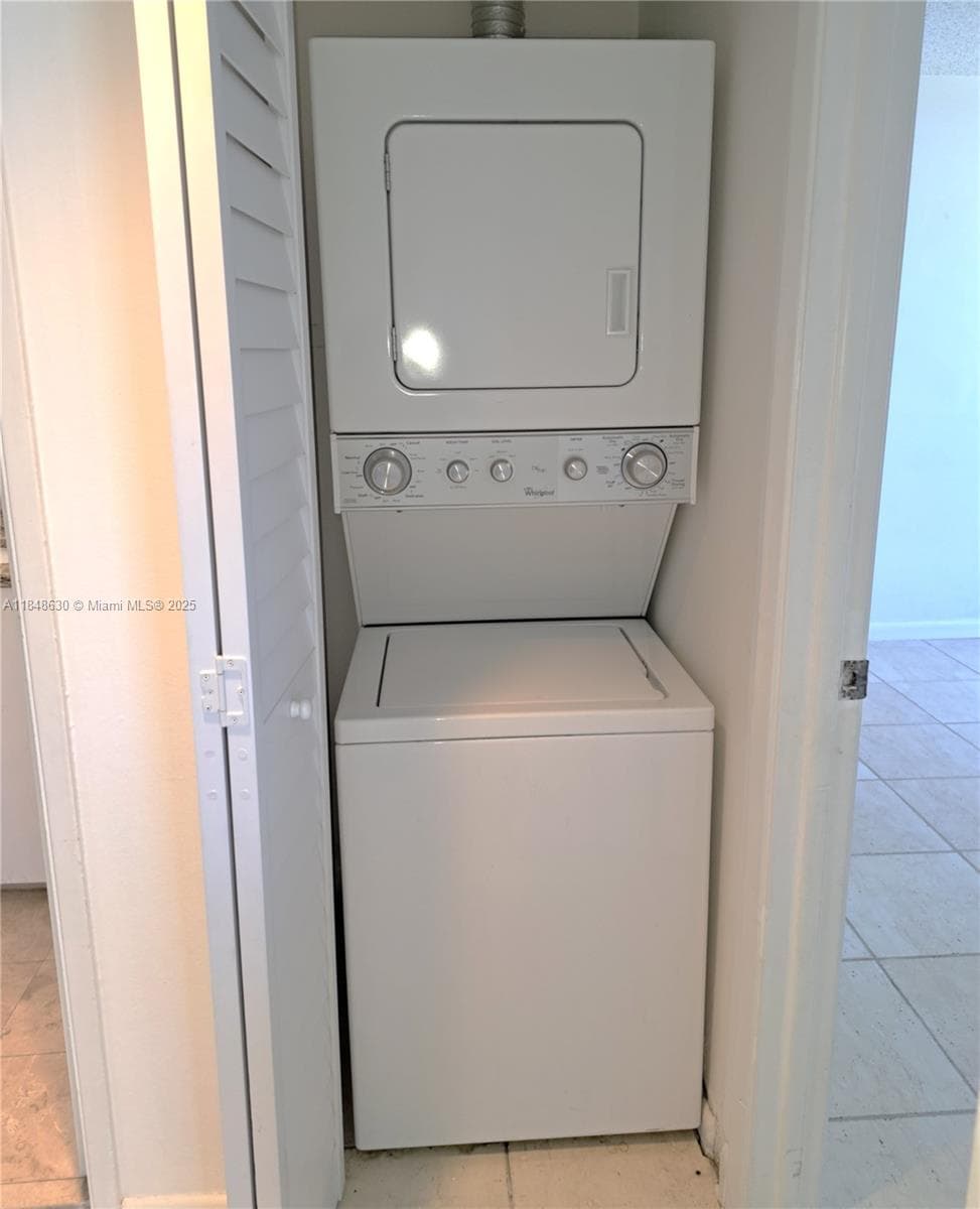 3300 NE 191 st # 1207, Aventura FL 33180 — 18