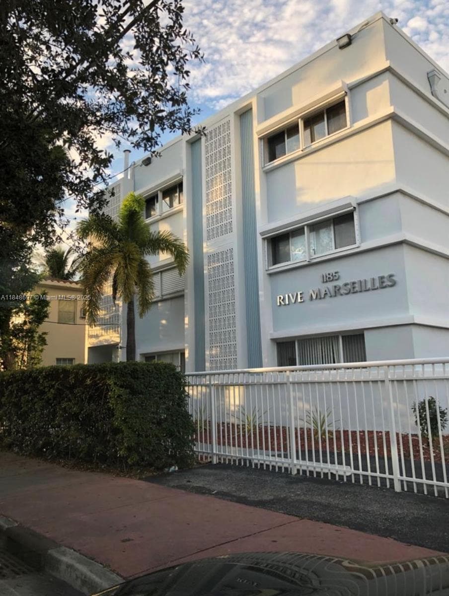 Rive Marseilles Condo, Miami Beach, FL — 1