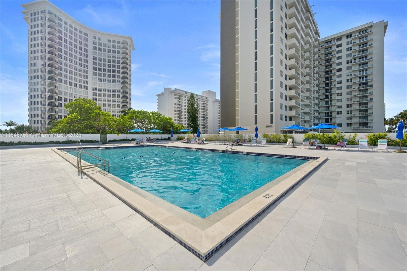 5601 Collins Ave # 511, Miami Beach FL 33140 — 23