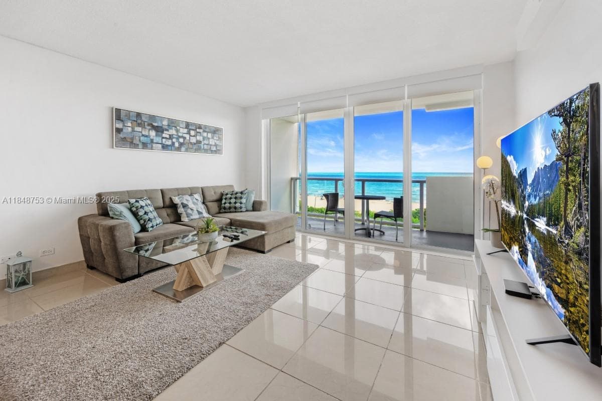 5601 Collins Ave # 511, Miami Beach FL 33140 — 6