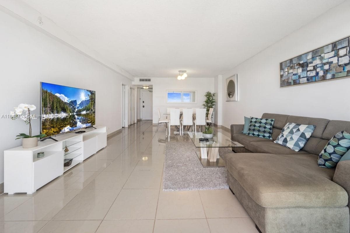 5601 Collins Ave # 511, Miami Beach FL 33140 — 13