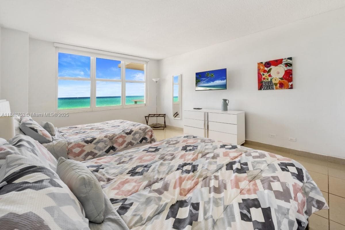 5601 Collins Ave # 511, Miami Beach FL 33140 — 12