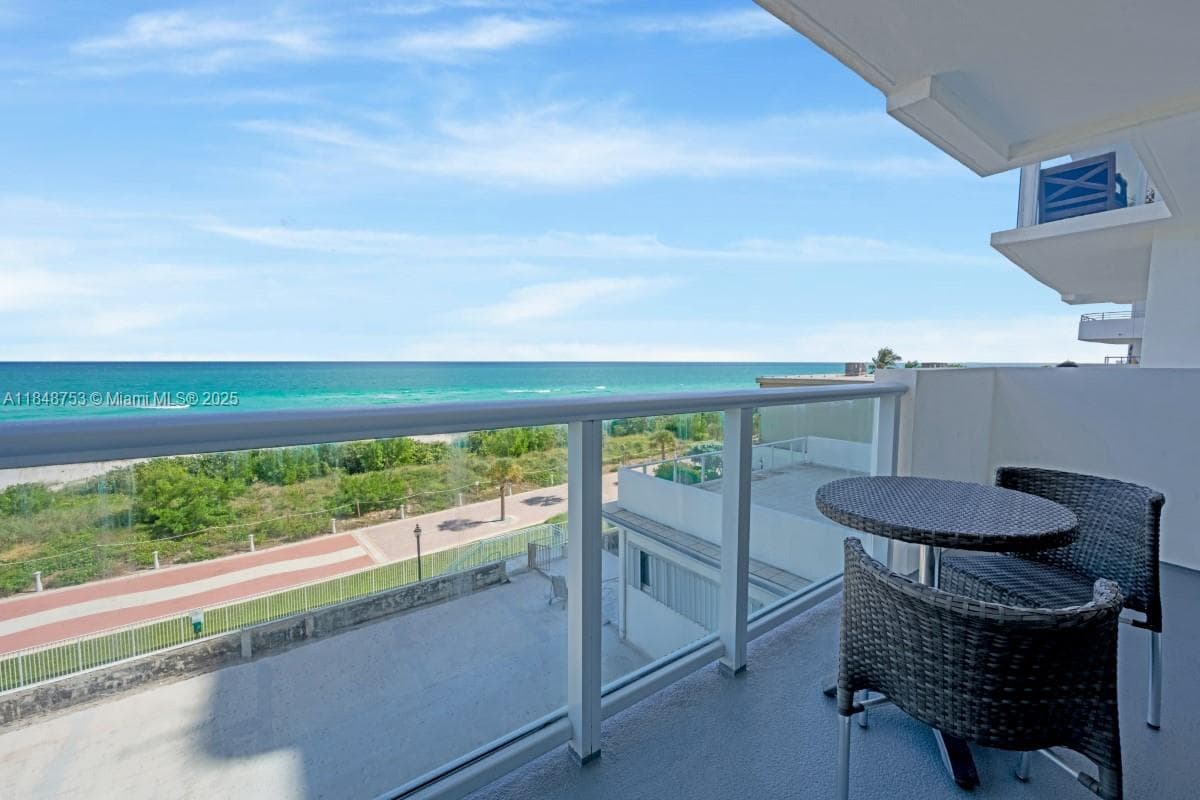 5601 Collins Ave # 511, Miami Beach FL 33140 — 5
