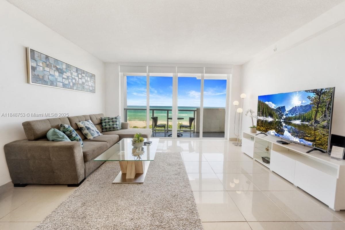 5601 Collins Ave # 511, Miami Beach FL 33140 — 10