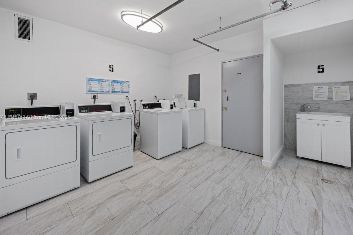 5601 Collins Ave # 511, Miami Beach FL 33140 — 33