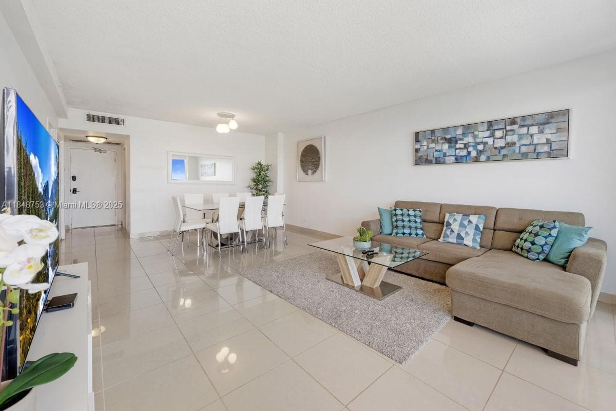 5601 Collins Ave # 511, Miami Beach FL 33140 — 11