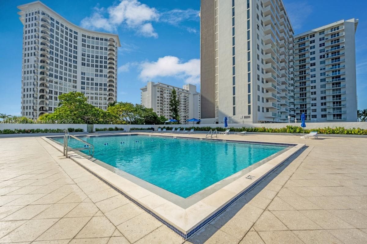 5601 Collins Ave # 511, Miami Beach FL 33140 — 29