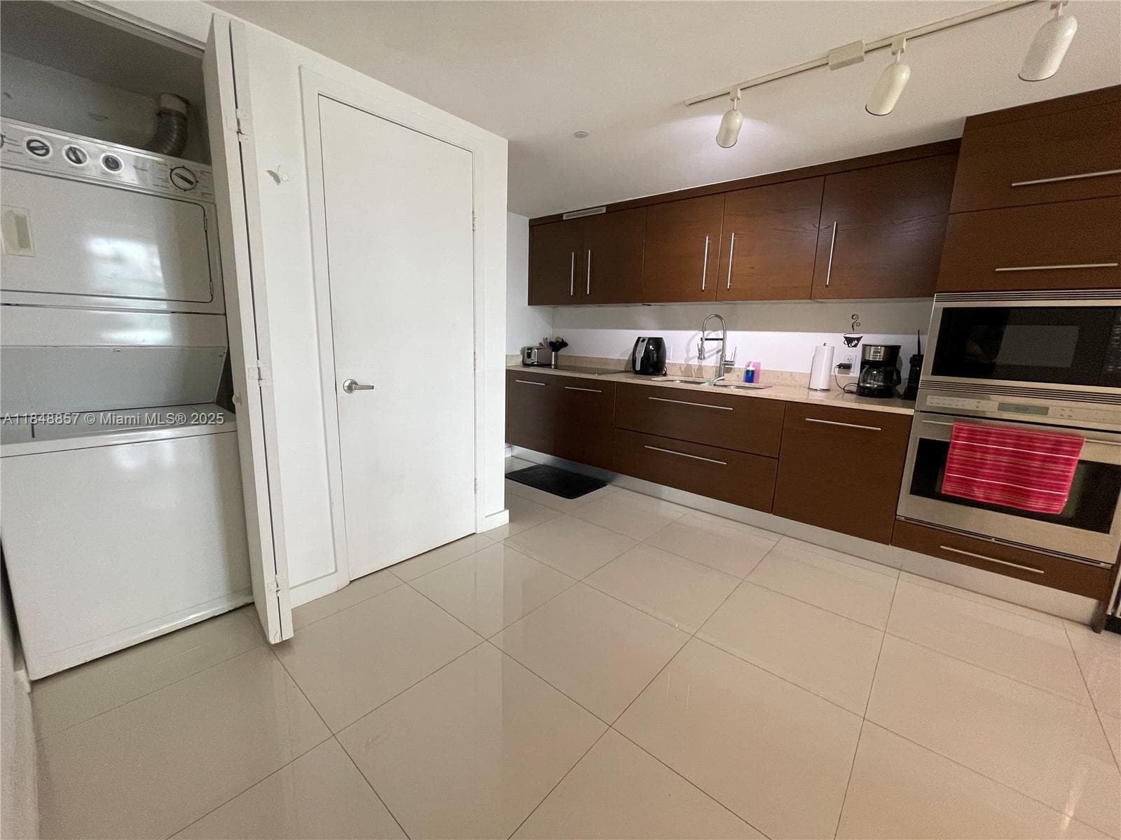 485 Brickell Ave # 3711, Miami FL 33131 — 3