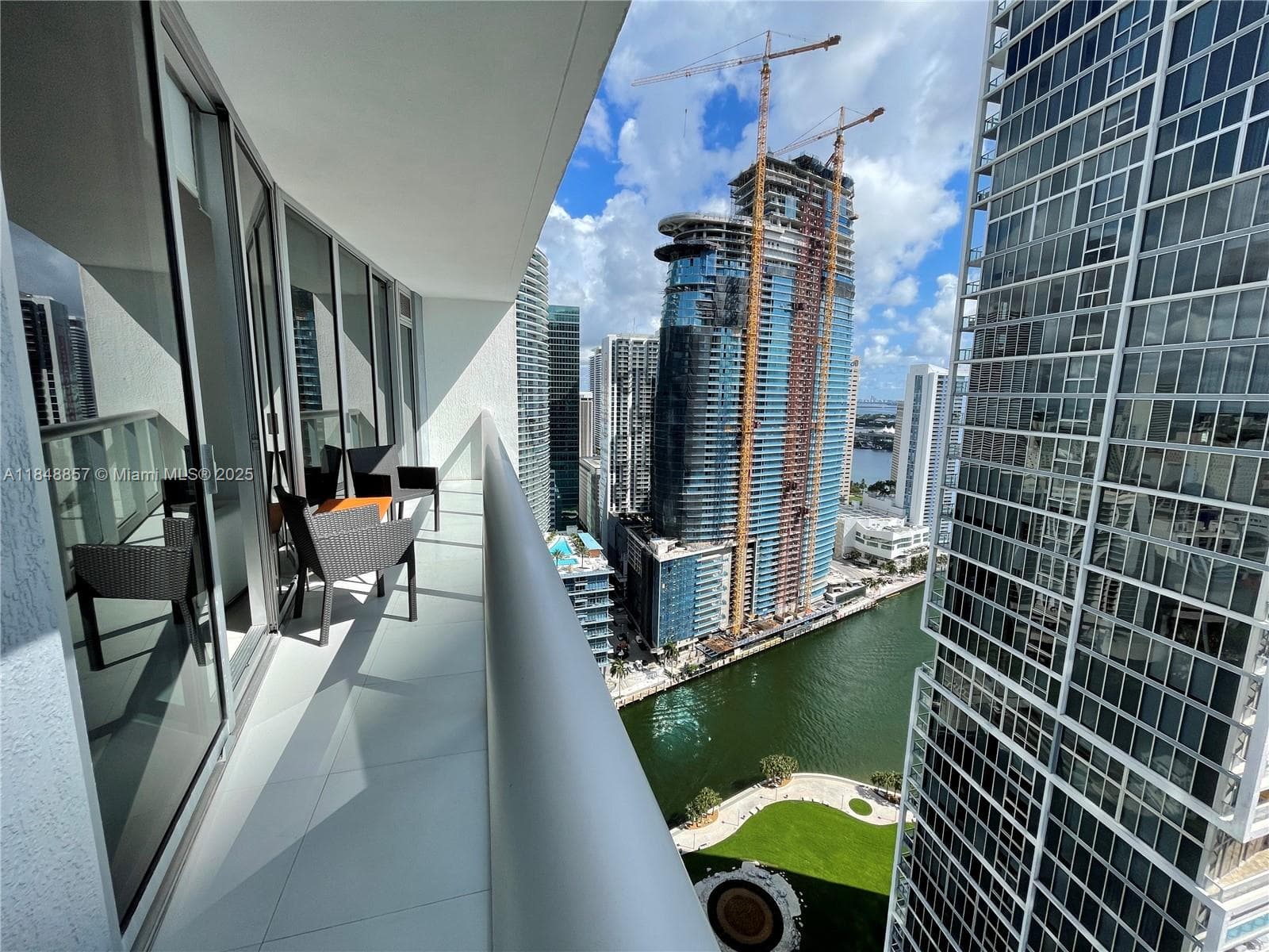 485 Brickell Ave # 3711, Miami FL 33131 — 15