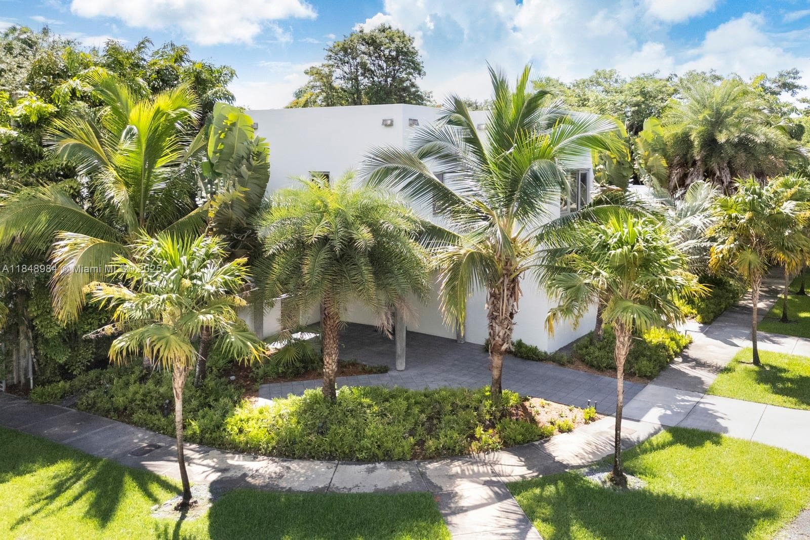 3175 Washington St, Miami FL 33133 — 2
