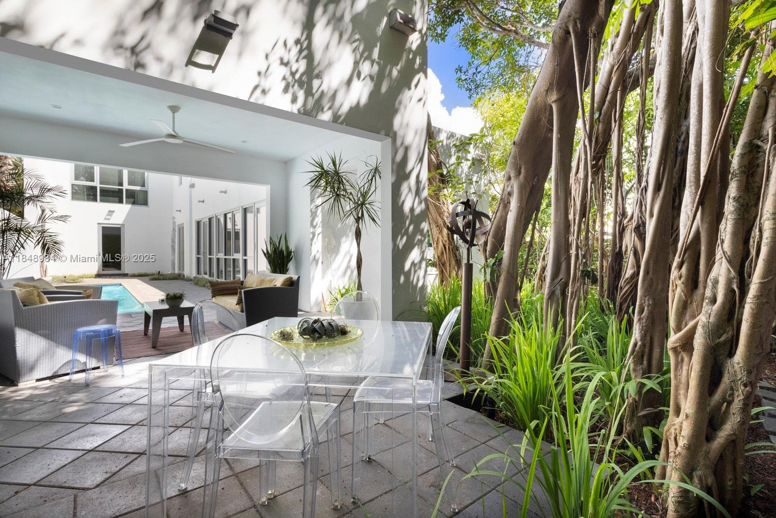 3175 Washington St, Miami FL 33133 — 22