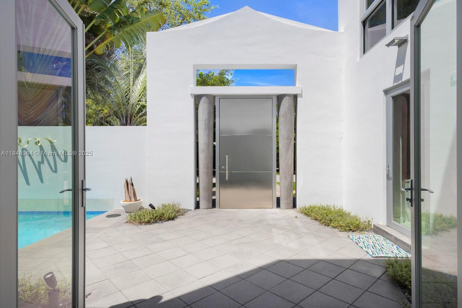 3175 Washington St, Miami FL 33133 — 7