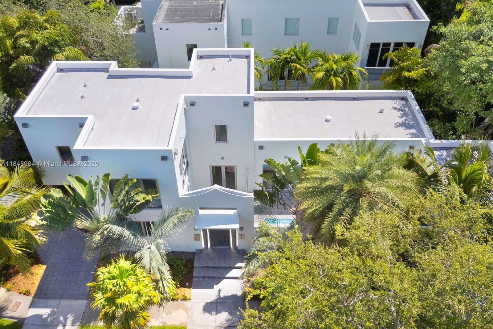 3175 Washington St, Miami FL 33133 — 3