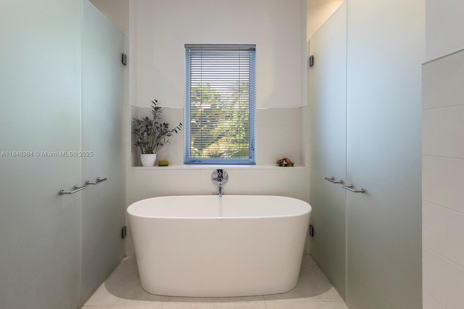 3175 Washington St, Miami FL 33133 — 36