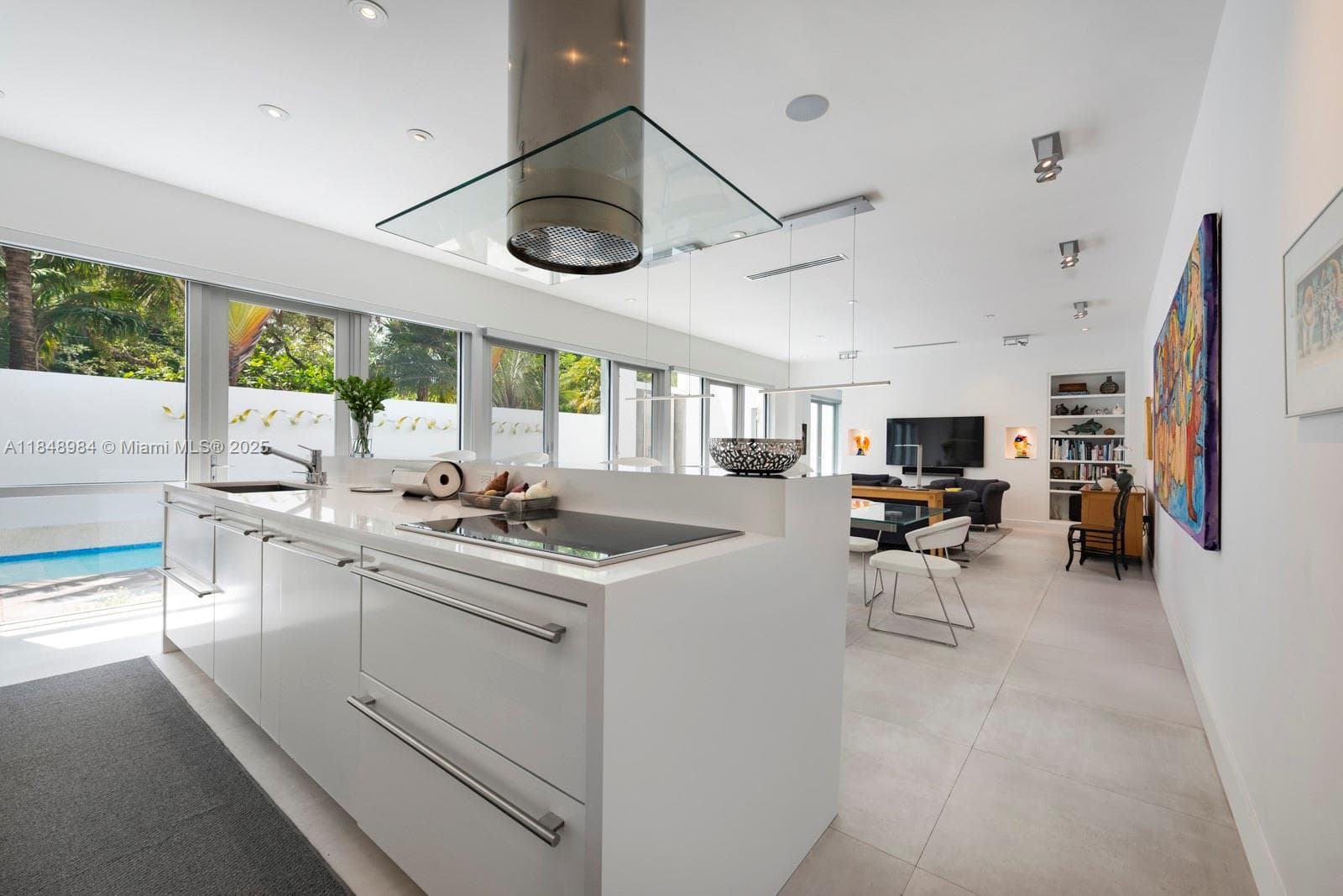 3175 Washington St, Miami FL 33133 — 18
