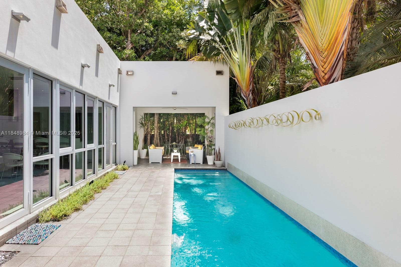 3175 Washington St, Miami FL 33133 — 37