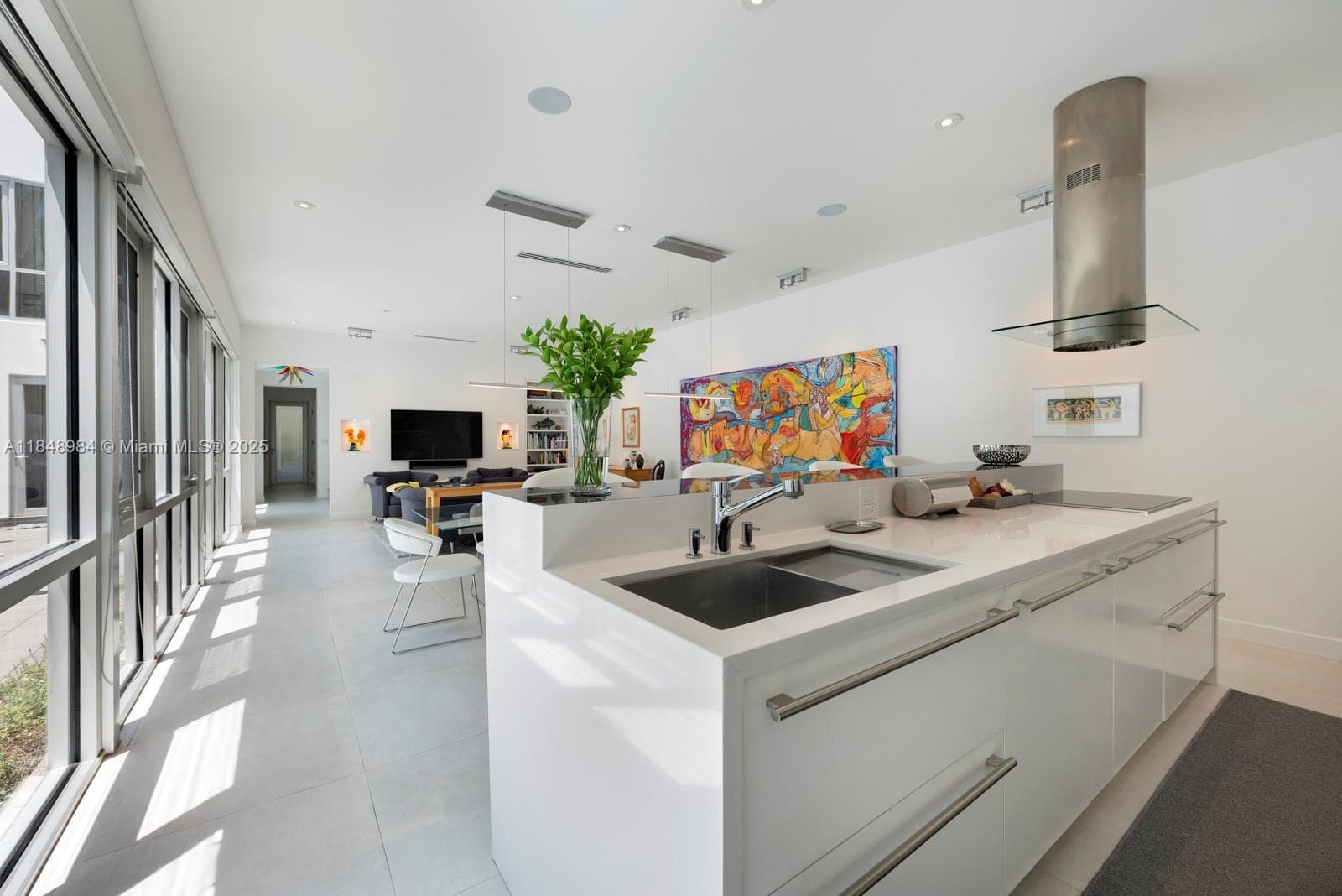 3175 Washington St, Miami FL 33133 — 19