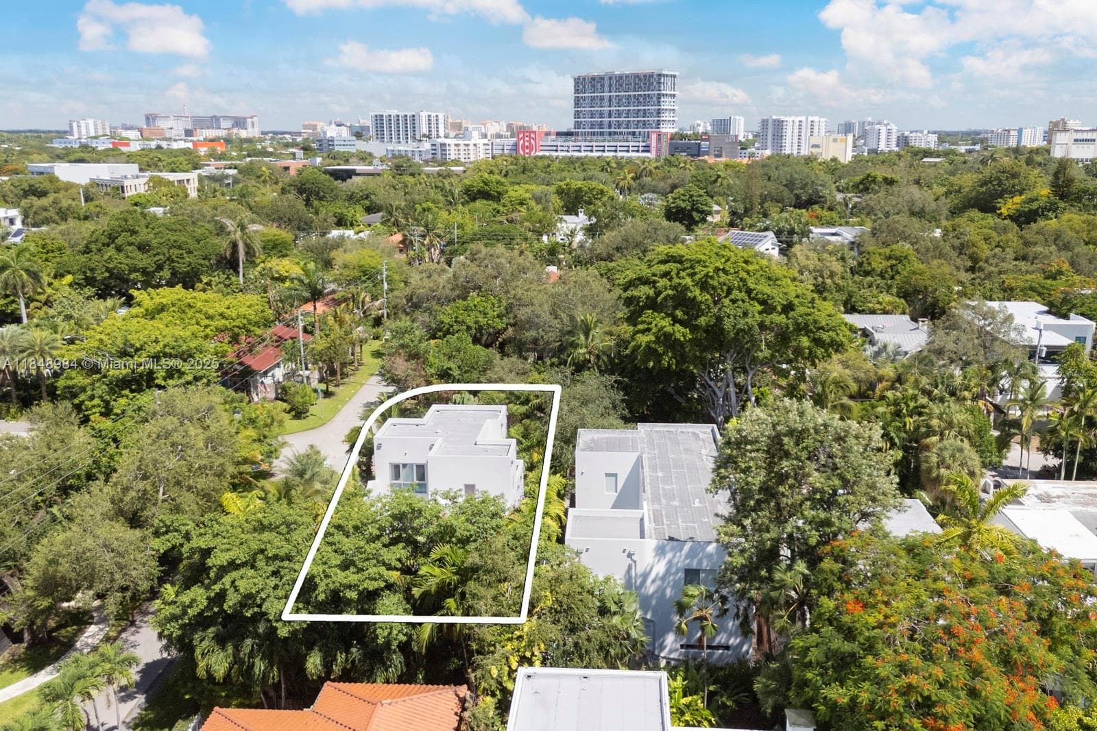 3175 Washington St, Miami FL 33133 — 40