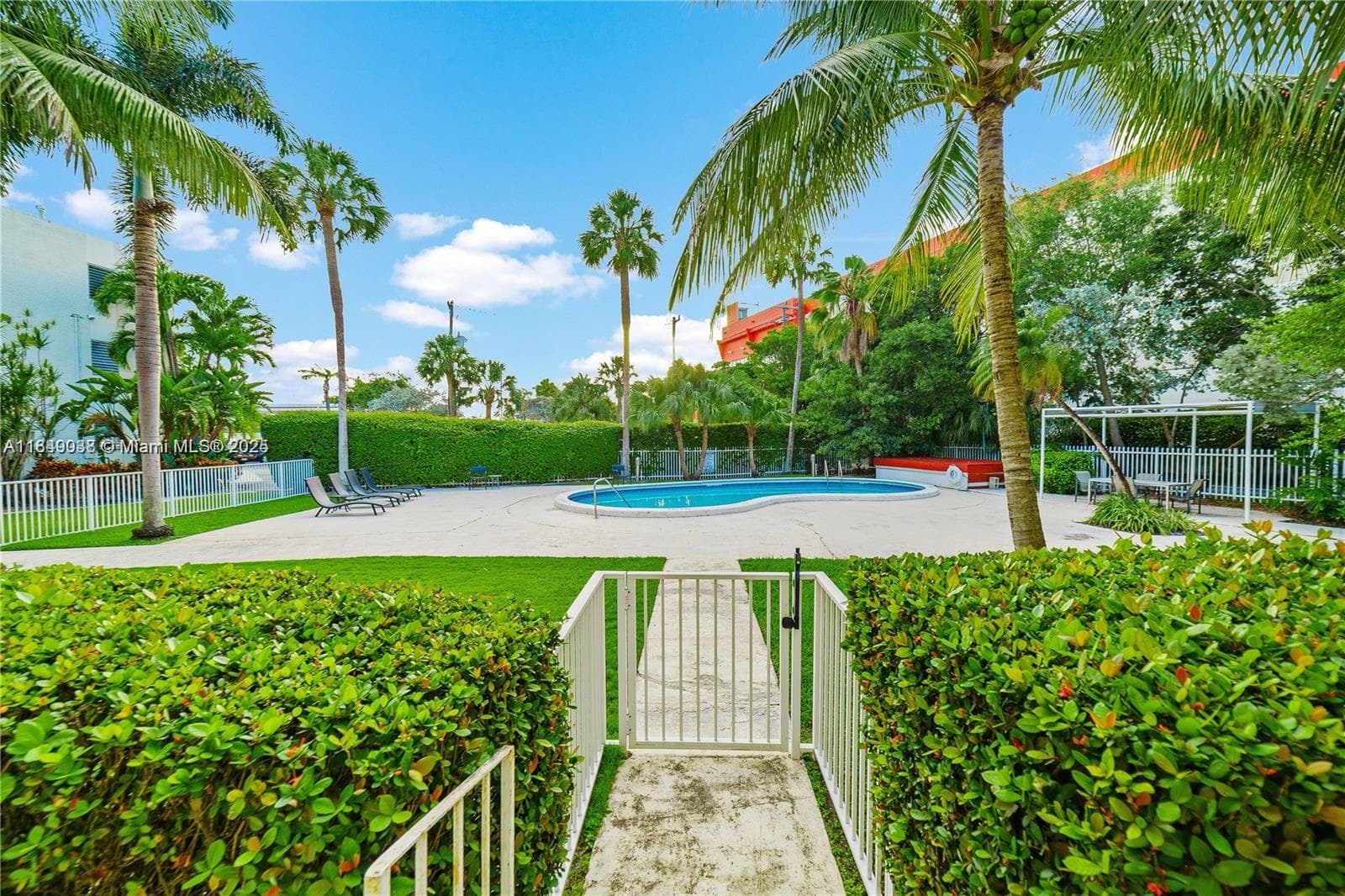 1631 NE 114th St # 112, Miami FL 33181 — 28