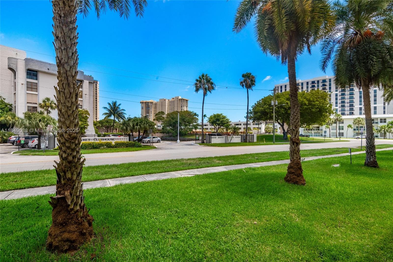 1631 NE 114th St # 112, Miami FL 33181 — 24