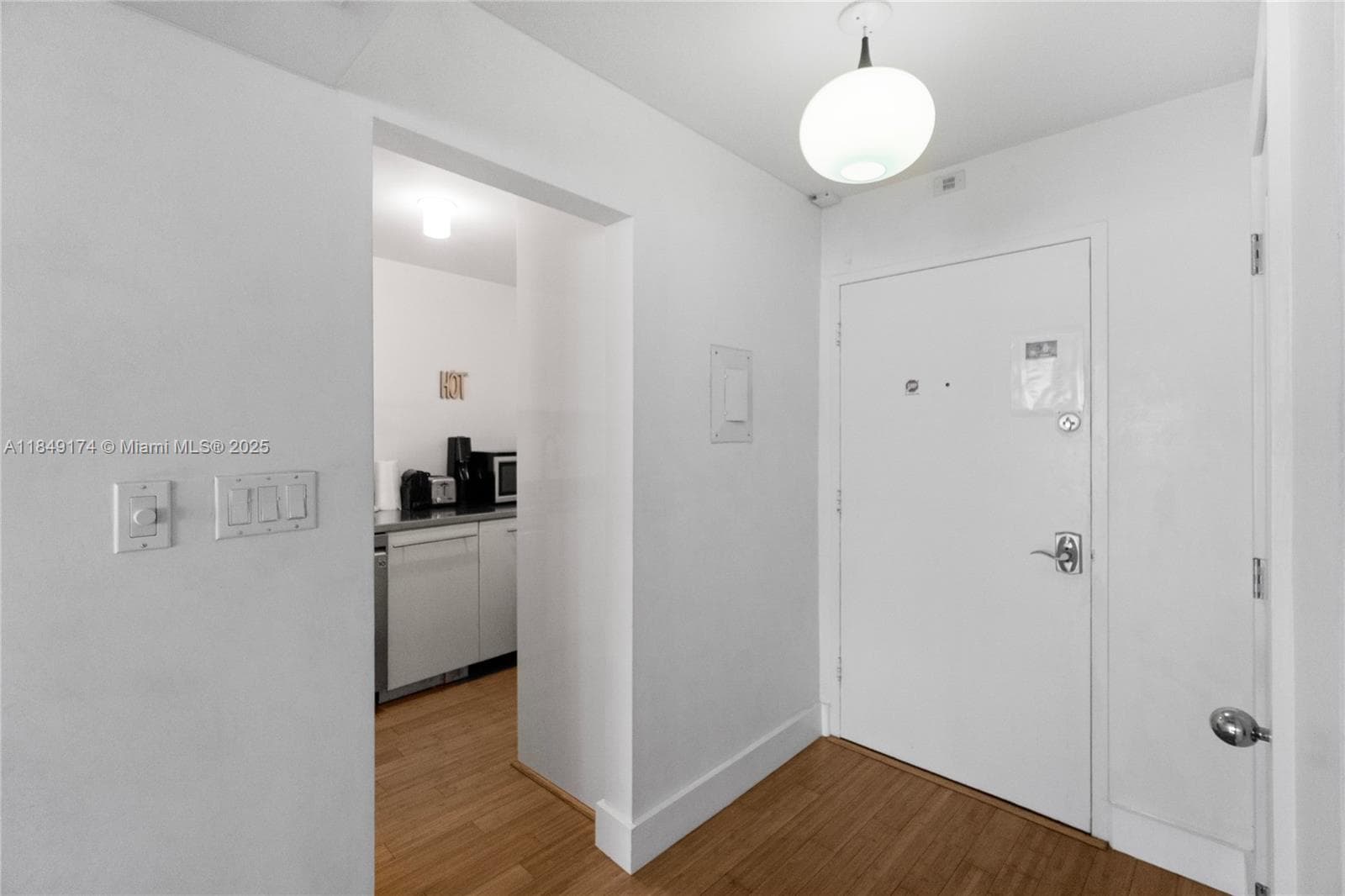 100 Lincoln Rd # 923, Miami Beach FL 33139 — 17