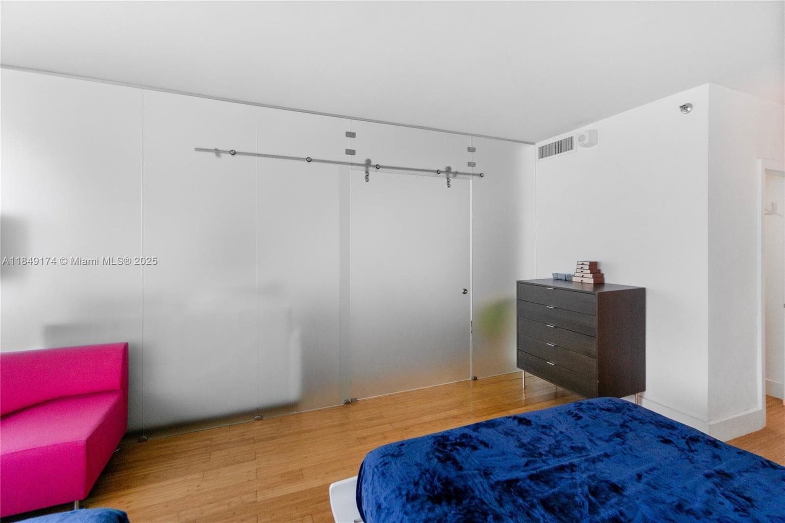100 Lincoln Rd # 923, Miami Beach FL 33139 — 16