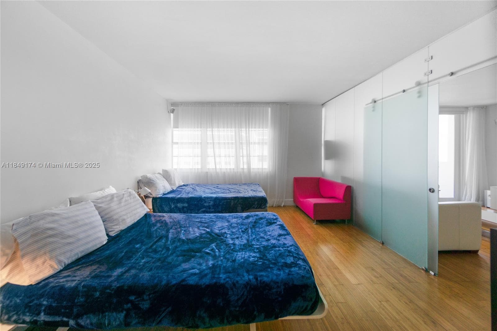 100 Lincoln Rd # 923, Miami Beach FL 33139 — 12