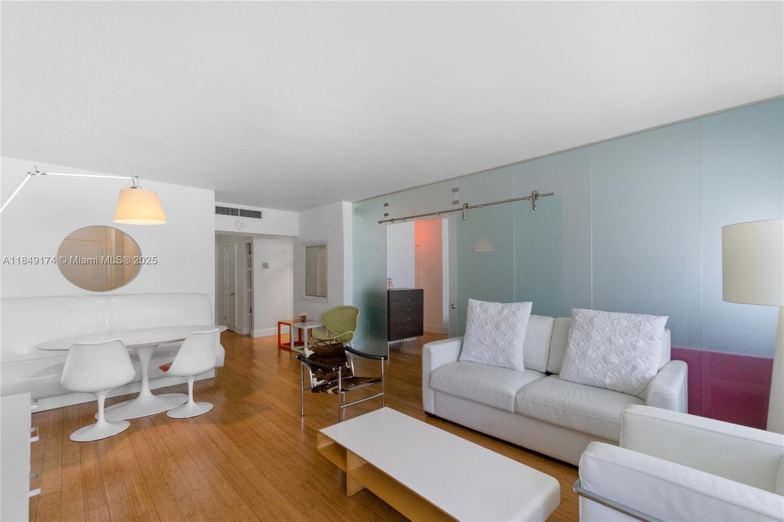 100 Lincoln Rd # 923, Miami Beach FL 33139 — 1