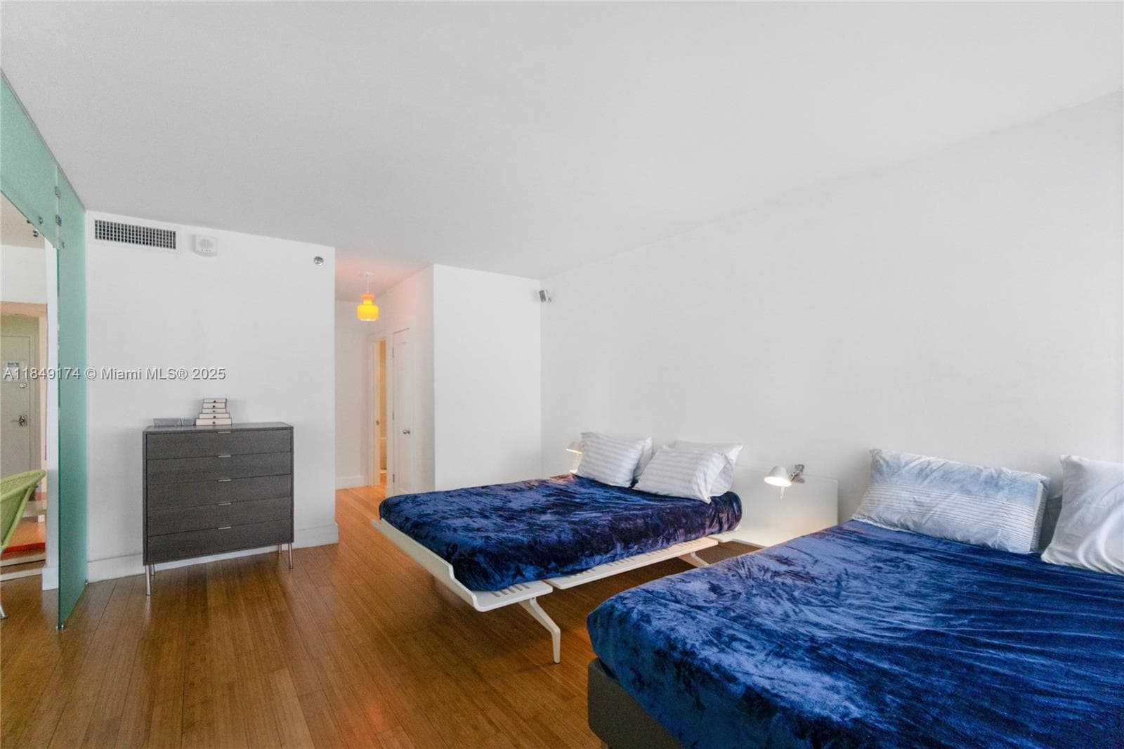 100 Lincoln Rd # 923, Miami Beach FL 33139 — 14