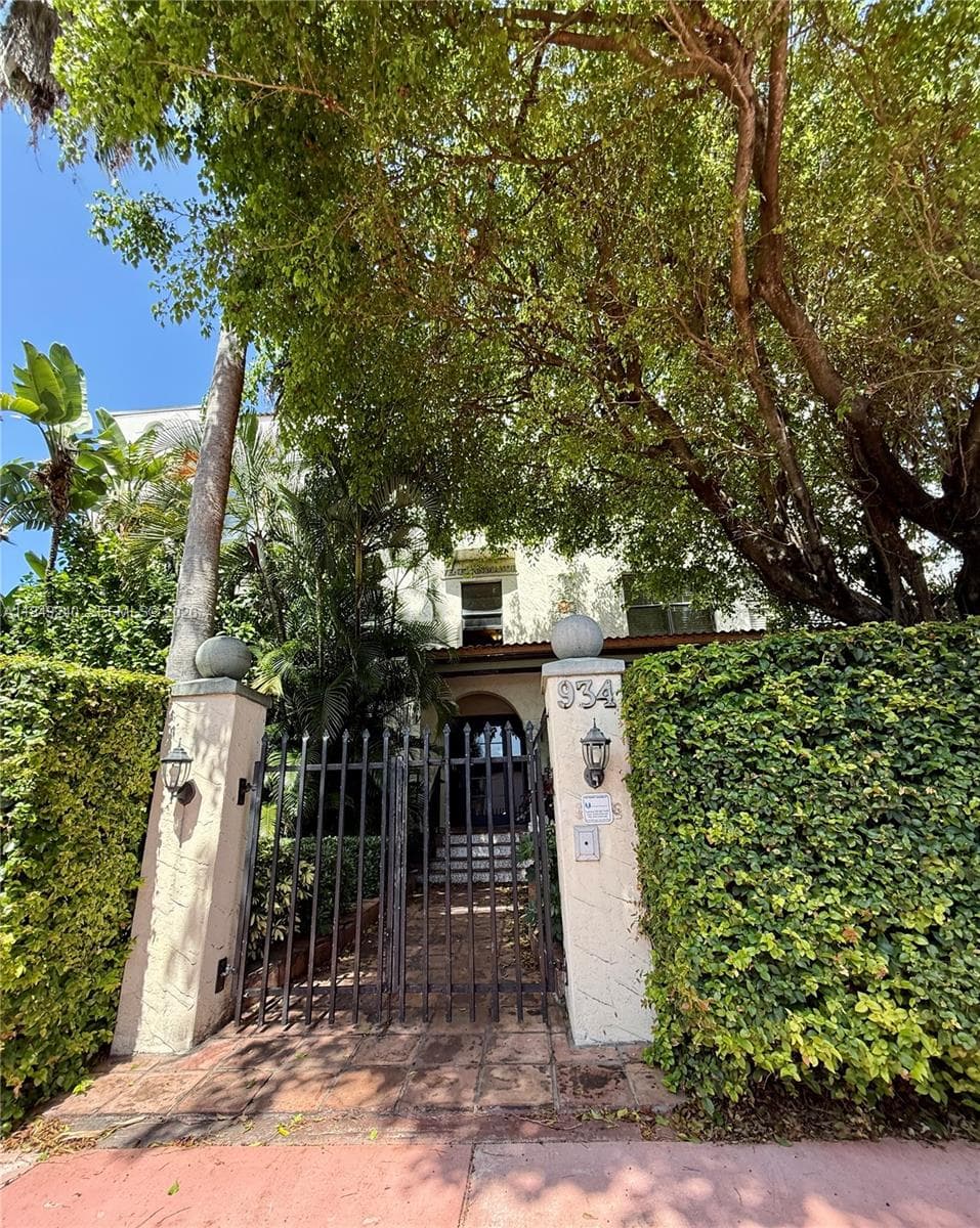 934 Michigan Ave # 304, Miami Beach FL 33139 — 28