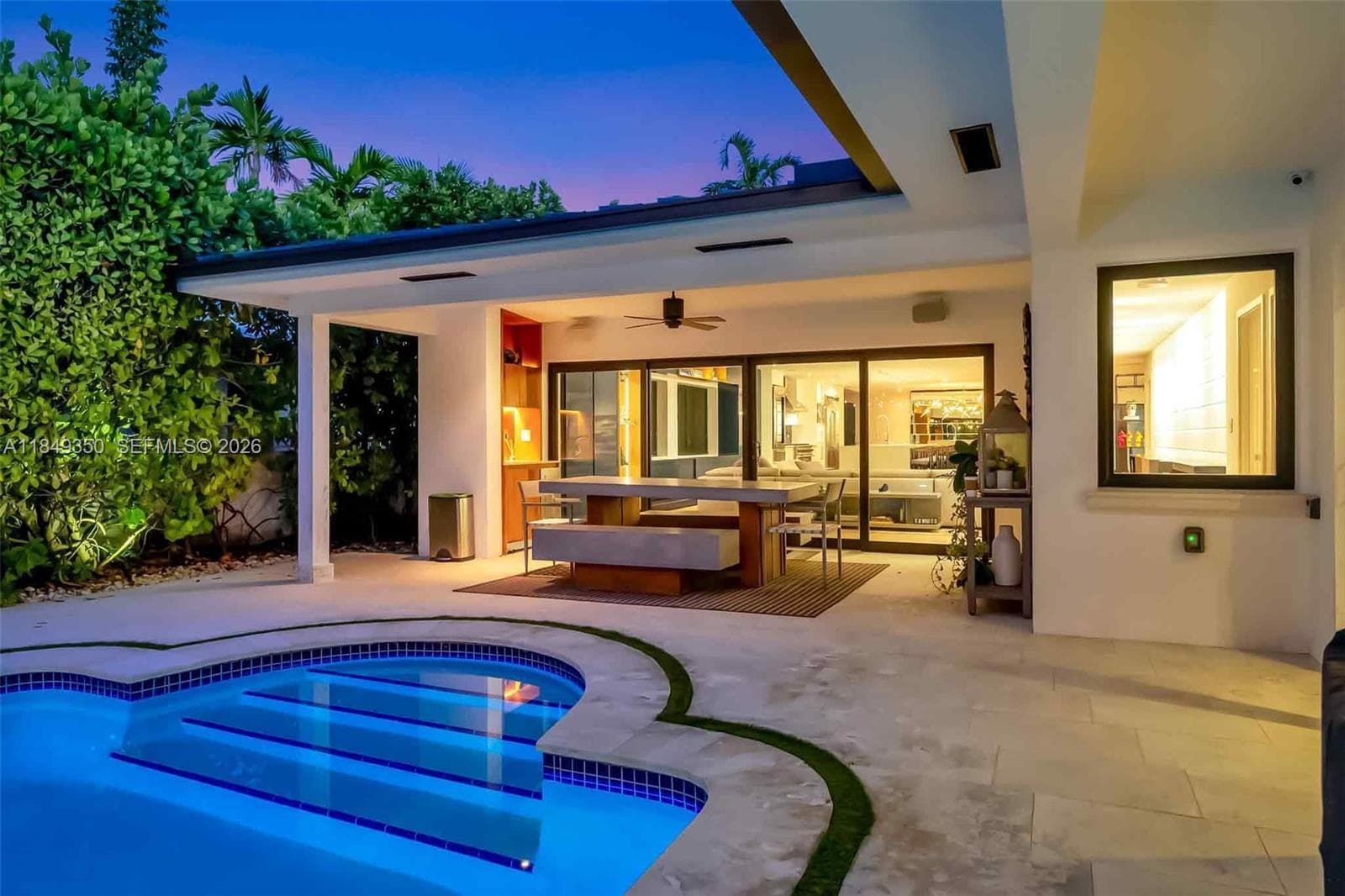 2152 Prairie Ave, Miami Beach FL 33139 — 1